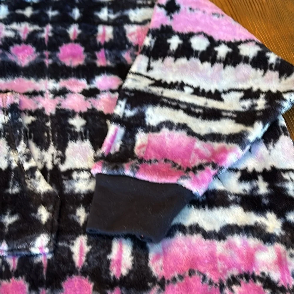 The Children’s Place Sweatshirt Blanket Comfy
